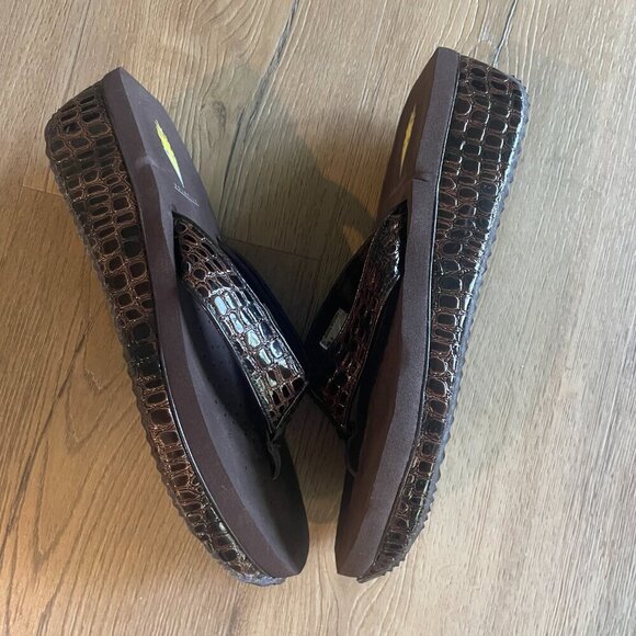 Volatile Textured Flip Flops Platform Sandals Slip-On Wedge Brown Size 8 - Picture 5 of 7